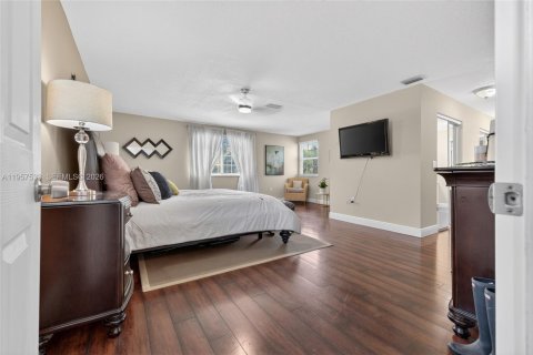 House in Sunrise, Florida 4 bedrooms, 229.28 sq.m. № 2043779 - photo 4