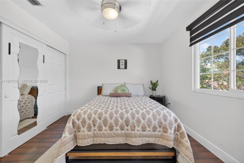 House in Sunrise, Florida 4 bedrooms, 229.28 sq.m. № 2043779 - photo 29