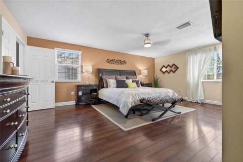 House in Sunrise, Florida 4 bedrooms, 229.28 sq.m. № 2043779 - photo 17