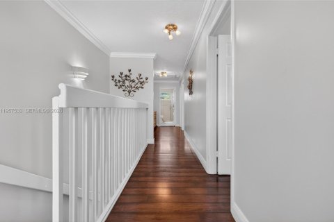 House in Sunrise, Florida 4 bedrooms, 229.28 sq.m. № 2043779 - photo 2