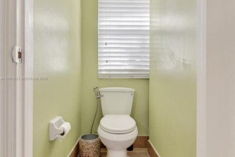 House in Sunrise, Florida 4 bedrooms, 229.28 sq.m. № 2043779 - photo 14