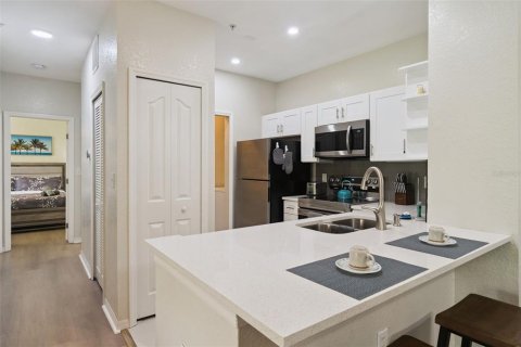 Condominio en venta en Kissimmee, Florida, 2 dormitorios, 83.7 m2 № 2234086 - foto 11