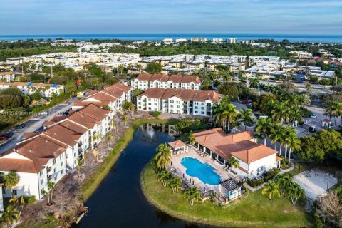 Condo in Boynton Beach, Florida, 2 bedrooms  № 1878440 - photo 1
