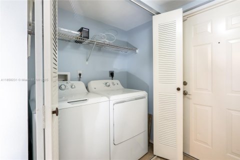 Condo in Boynton Beach, Florida, 2 bedrooms  № 1878440 - photo 25