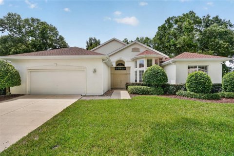 House in Ocala, Florida 3 bedrooms, 234.67 sq.m. № 2316672