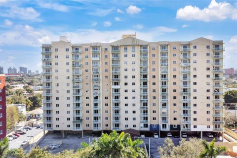 Купить кондоминиум в Майами, Флорида 2 спальни, 78.22м2, № 2025719 - фото 30