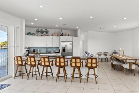 Villa ou maison à louer à Marathon, Floride: 5 chambres № 1890616 - photo 7
