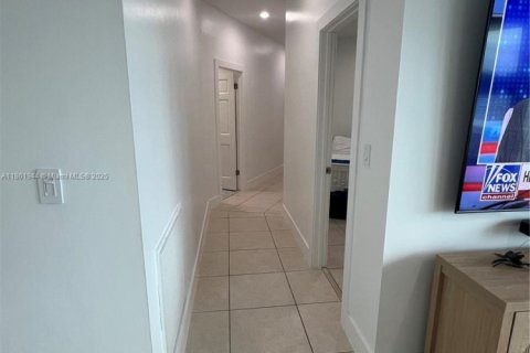 Villa ou maison à louer à Marathon, Floride: 5 chambres № 1890616 - photo 19