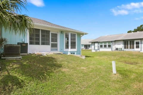 Condo in New Port Richey, Florida, 2 bedrooms № 2390991 - photo 26