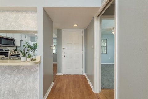 Condo in New Port Richey, Florida, 2 bedrooms № 2390991 - photo 8