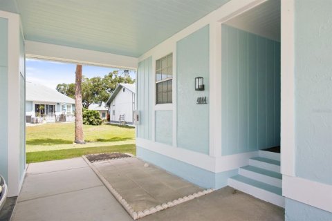 Condo in New Port Richey, Florida, 2 bedrooms № 2390991 - photo 21