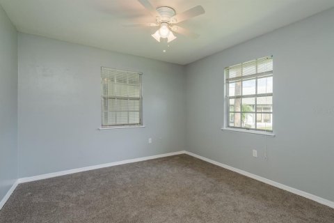 Condo in New Port Richey, Florida, 2 bedrooms № 2390991 - photo 15