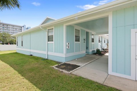 Condo in New Port Richey, Florida, 2 bedrooms № 2390991 - photo 20