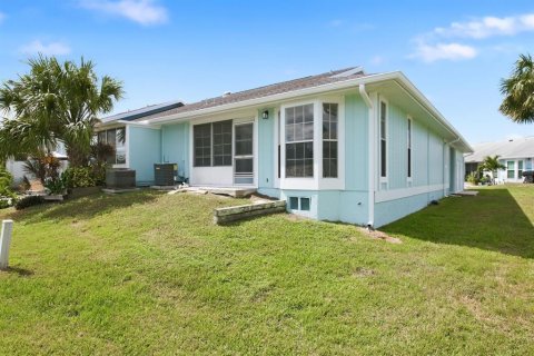 Condo in New Port Richey, Florida, 2 bedrooms № 2390991 - photo 24