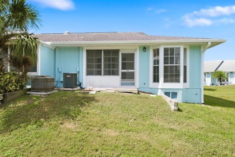 Condo in New Port Richey, Florida, 2 bedrooms № 2390991 - photo 25
