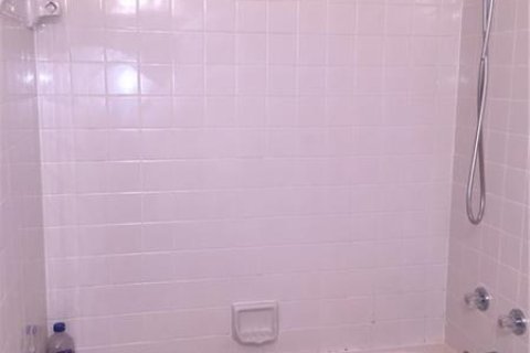 Снять в аренду кондоминиум в Помпано-Бич, Флорида 1 спальня, 72.84м2, № 1119073 - фото 1