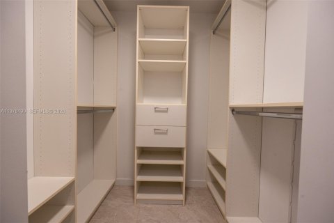 Condo in Miami, Florida, 1 bedroom  № 2041869 - photo 16