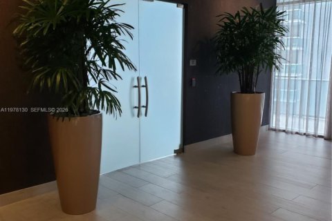 Condo in Miami, Florida, 1 bedroom  № 2041869 - photo 18