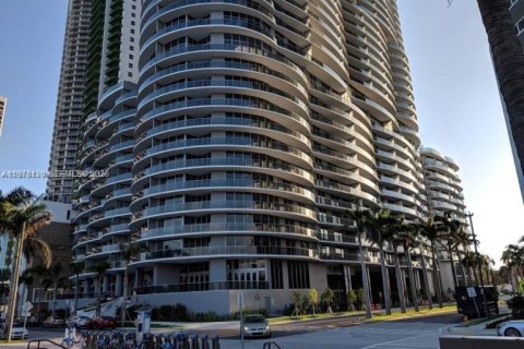 Condo in Miami, Florida, 1 bedroom  № 2041869