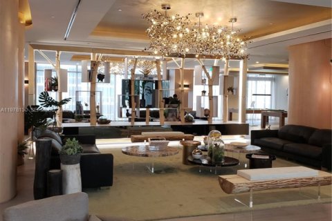 Condo in Miami, Florida, 1 bedroom  № 2041869 - photo 23