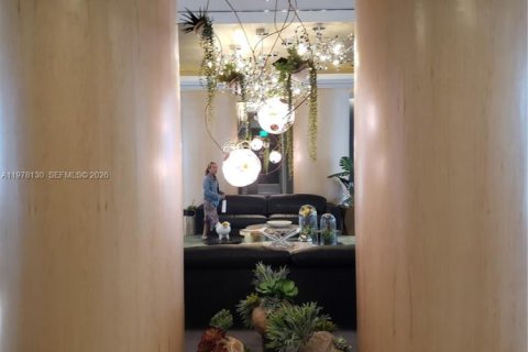 Condo in Miami, Florida, 1 bedroom  № 2041869 - photo 25