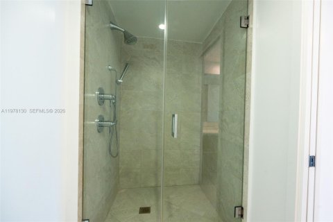 Condo in Miami, Florida, 1 bedroom  № 2041869 - photo 14