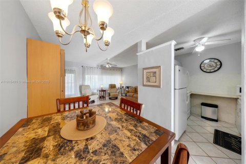 Condo in Hallandale Beach, Florida, 1 bedroom  № 1971766 - photo 6