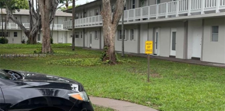 Condominio en Deerfield Beach, Florida, 2 dormitorios № 1832312
