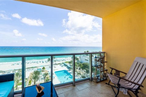 Condominio en alquiler en Hollywood, Florida, 1 dormitorio, 69.21 m2 № 1952160 - foto 19