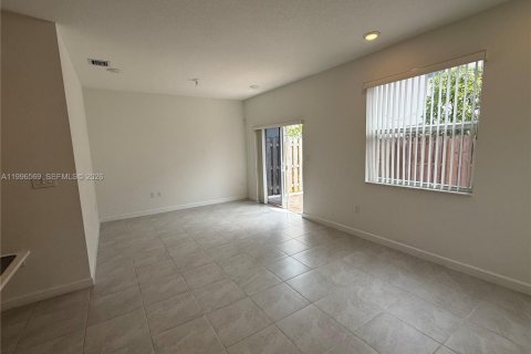 Touwnhouse à louer à Miami, Floride: 4 chambres, 169.08 m2 № 2063171 - photo 23