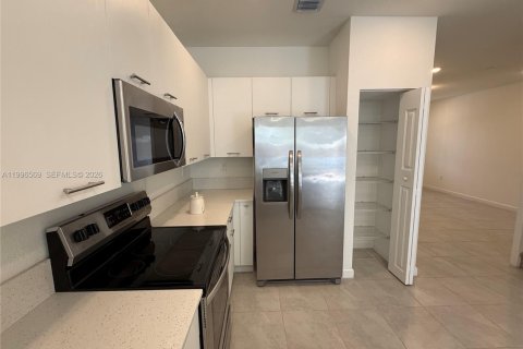 Touwnhouse à louer à Miami, Floride: 4 chambres, 169.08 m2 № 2063171 - photo 20