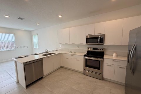 Touwnhouse à louer à Miami, Floride: 4 chambres, 169.08 m2 № 2063171 - photo 19