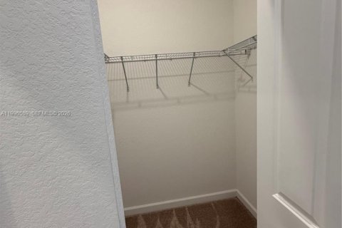 Touwnhouse à louer à Miami, Floride: 4 chambres, 169.08 m2 № 2063171 - photo 3