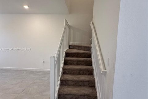 Touwnhouse à louer à Miami, Floride: 4 chambres, 169.08 m2 № 2063171 - photo 28