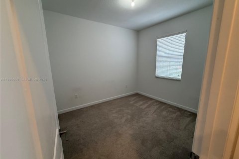 Touwnhouse à louer à Miami, Floride: 4 chambres, 169.08 m2 № 2063171 - photo 8