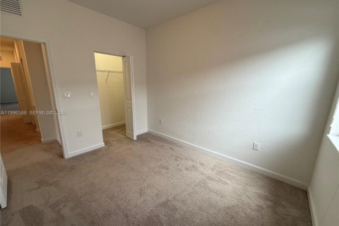 Touwnhouse à louer à Miami, Floride: 4 chambres, 169.08 m2 № 2063171 - photo 7