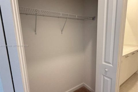 Touwnhouse à louer à Miami, Floride: 4 chambres, 169.08 m2 № 2063171 - photo 10