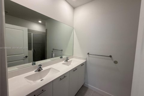 Touwnhouse à louer à Miami, Floride: 4 chambres, 169.08 m2 № 2063171 - photo 4