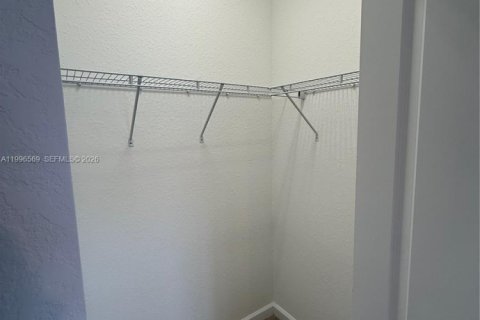 Touwnhouse à louer à Miami, Floride: 4 chambres, 169.08 m2 № 2063171 - photo 17