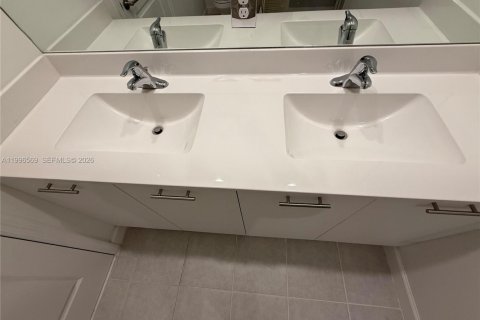 Touwnhouse à louer à Miami, Floride: 4 chambres, 169.08 m2 № 2063171 - photo 5