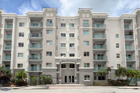 Кондоминиум с 2 спальнями в Саут-Майами, Флорида № 1975228