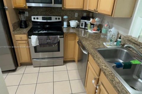 Купить кондоминиум в Саут-Майами, Флорида 2 спальни, 93.83м2, № 1975228 - фото 3