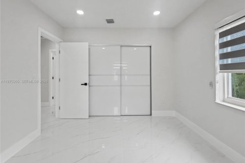 Villa ou maison à vendre à Miami, Floride: 3 chambres, 154.87 m2 № 2032214 - photo 19