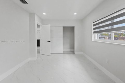 Villa ou maison à vendre à Miami, Floride: 3 chambres, 154.87 m2 № 2032214 - photo 18