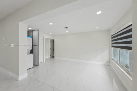 Villa ou maison à vendre à Miami, Floride: 3 chambres, 154.87 m2 № 2032214 - photo 10