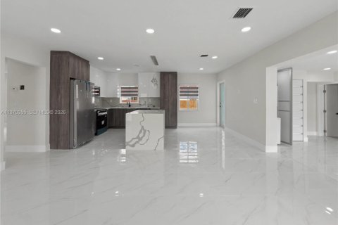 Villa ou maison à vendre à Miami, Floride: 3 chambres, 154.87 m2 № 2032214 - photo 8