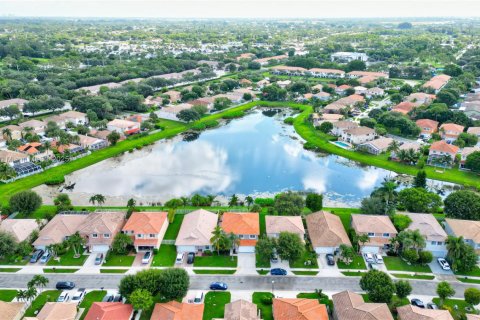 House in Lake Worth, Florida 4 bedrooms, 199.28 sq.m. № 1689515 - photo 3