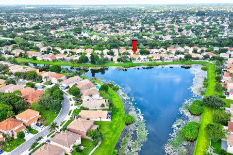 House in Lake Worth, Florida 4 bedrooms, 199.28 sq.m. № 1689515 - photo 6