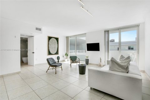 Copropriété à vendre à Miami Beach, Floride: 1 chambre, 66.89 m2 № 1968946 - photo 7
