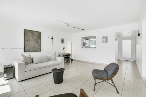 Copropriété à vendre à Miami Beach, Floride: 1 chambre, 66.89 m2 № 1968946 - photo 4